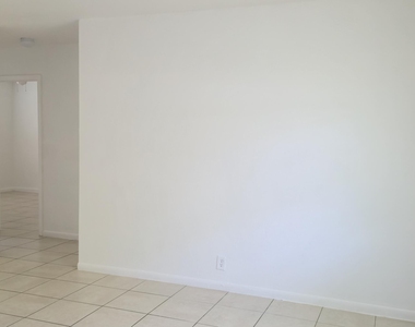 255 Sw 12th Street - Photo Thumbnail 25