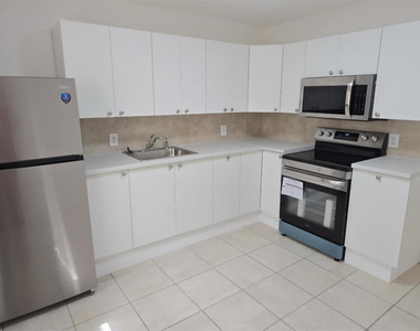 255 Sw 12th Street - Photo Thumbnail 6