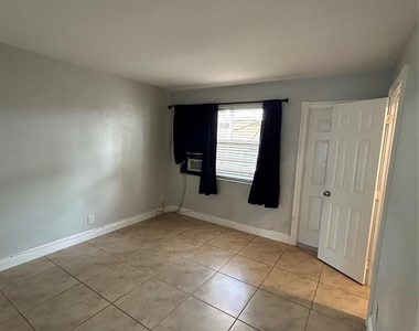 921 Ne 17th Avenue - Photo Thumbnail 5