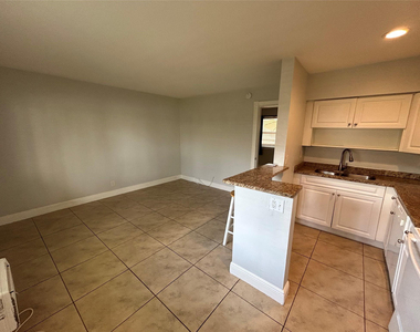 921 Ne 17th Avenue - Photo Thumbnail 4