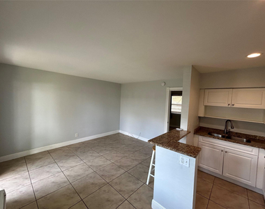 921 Ne 17th Avenue - Photo Thumbnail 2