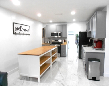 817 Nw 30th Court - Photo Thumbnail 5
