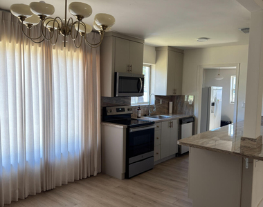 2648 Washington Street - Photo Thumbnail 9