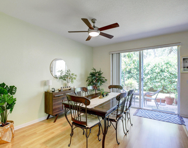 11705 Nw 47th Drive - Photo Thumbnail 7