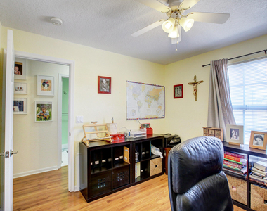 11705 Nw 47th Drive - Photo Thumbnail 8