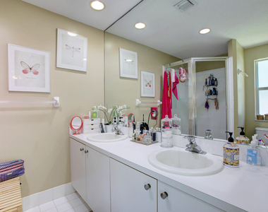 11705 Nw 47th Drive - Photo Thumbnail 16