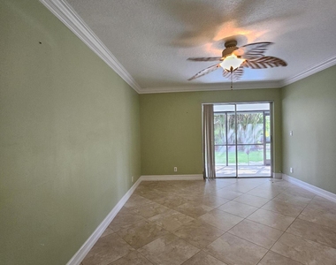 7526 Pinewalk Drive S - Photo Thumbnail 4