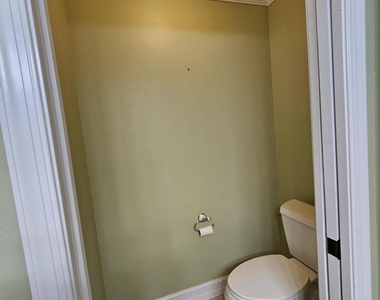 7526 Pinewalk Drive S - Photo Thumbnail 10
