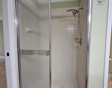 7526 Pinewalk Drive S - Photo Thumbnail 11