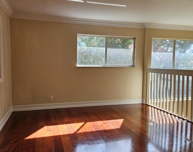 7526 Pinewalk Drive S - Photo Thumbnail 17