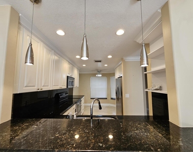 7526 Pinewalk Drive S - Photo Thumbnail 3