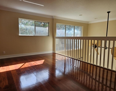 7526 Pinewalk Drive S - Photo Thumbnail 18