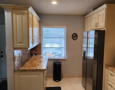8951 Sunnywood Place - Photo Thumbnail 8