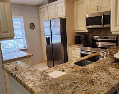 8951 Sunnywood Place - Photo Thumbnail 6