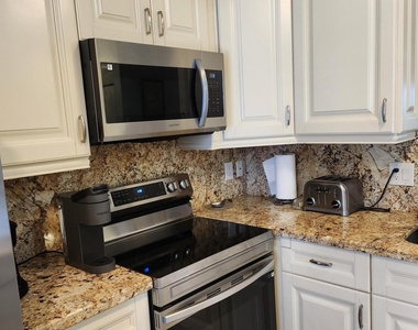 8951 Sunnywood Place - Photo Thumbnail 9