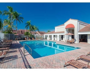 7342 Pinewalk Drive S - Photo Thumbnail 15