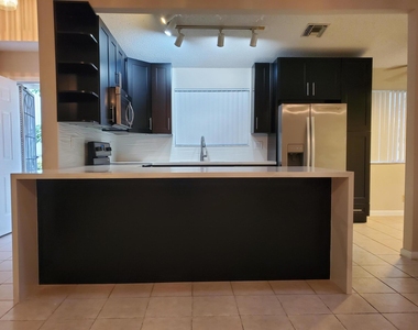 7342 Pinewalk Drive S - Photo Thumbnail 5