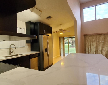 7342 Pinewalk Drive S - Photo Thumbnail 9