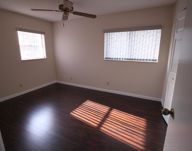 7342 Pinewalk Drive S - Photo Thumbnail 20