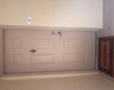 2060 Greenview Shores Boulevard - Photo Thumbnail 12