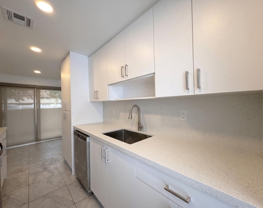 855 Nw 80th Way - Photo Thumbnail 6