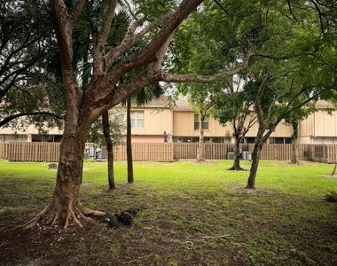 855 Nw 80th Way - Photo Thumbnail 7