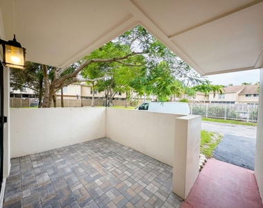 855 Nw 80th Way - Photo Thumbnail 8