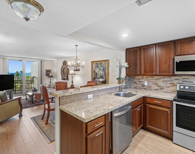 2929 S Ocean Boulevard - Photo Thumbnail 9