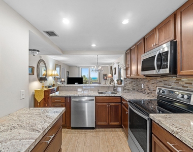 2929 S Ocean Boulevard - Photo Thumbnail 11