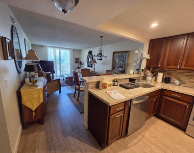 2929 S Ocean Boulevard - Photo Thumbnail 4