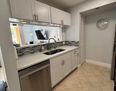 123 Yacht Club Way - Photo Thumbnail 4