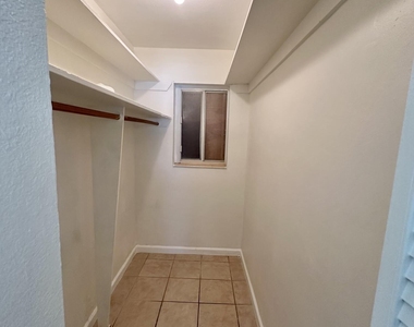 1409 Nw 2nd Avenue - Photo Thumbnail 2