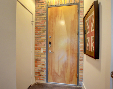 185 Ne 4th Avenue - Photo Thumbnail 1