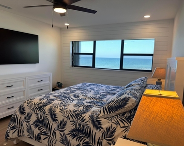 7430 S Ocean Drive - Photo Thumbnail 15