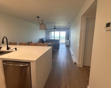 7430 S Ocean Drive - Photo Thumbnail 9