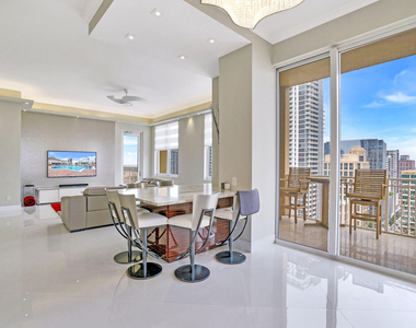 511 Se 5th Avenue - Photo Thumbnail 9