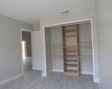 1242 Sw Melrose Avenue - Photo Thumbnail 17