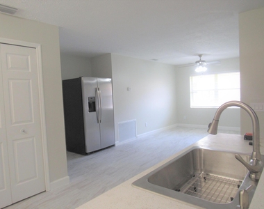 1242 Sw Melrose Avenue - Photo Thumbnail 10