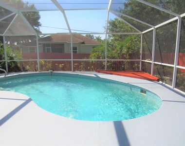 1242 Sw Melrose Avenue - Photo Thumbnail 2