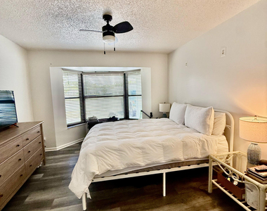 325 Knotty Wood Lane - Photo Thumbnail 29