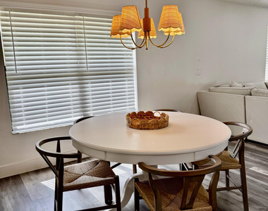 325 Knotty Wood Lane - Photo Thumbnail 10