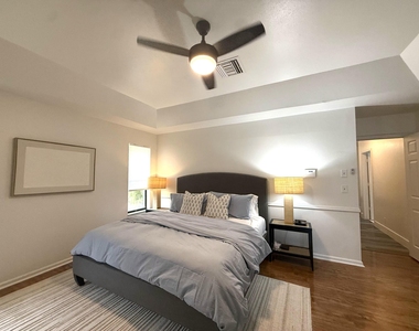 325 Knotty Wood Lane - Photo Thumbnail 17