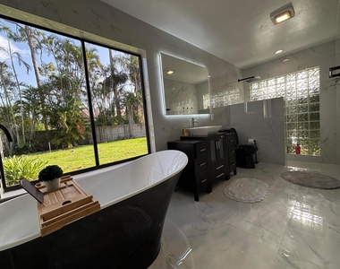 325 Knotty Wood Lane - Photo Thumbnail 23