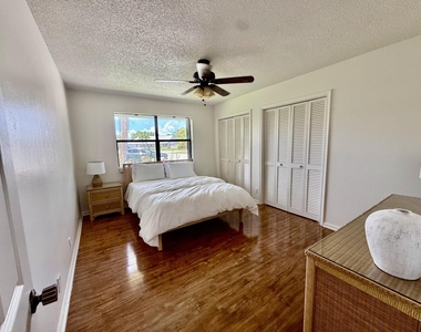 325 Knotty Wood Lane - Photo Thumbnail 25