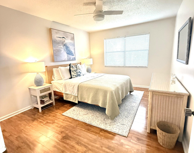 325 Knotty Wood Lane - Photo Thumbnail 27