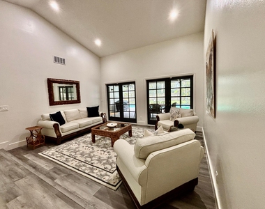 325 Knotty Wood Lane - Photo Thumbnail 5