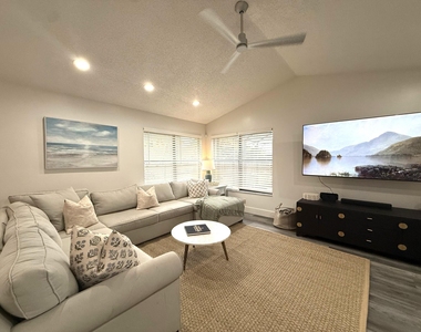 325 Knotty Wood Lane - Photo Thumbnail 11