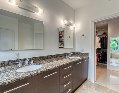 727 Ne 4th Avenue - Photo Thumbnail 18