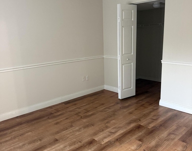 1500 S Crestwood Court S - Photo Thumbnail 12