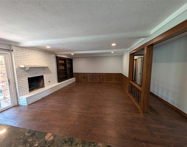 10133 Bromley Court - Photo Thumbnail 12